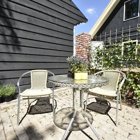 Apartment In Sint Maartensbrug With Garden