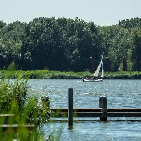 Apartament In With Garden Sint Maartensbrug